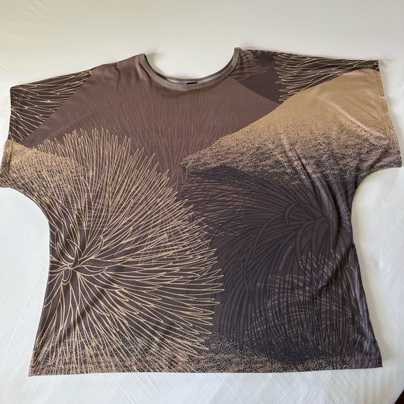 Kini Zamora, Scoop neck blouse (3XL but fits like XL) - Picture 4 of 4